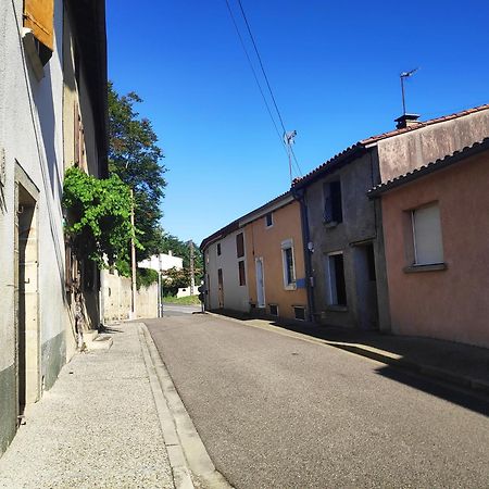 Maison Cosy Et Conviviale, Le B7 Besset Exterior photo